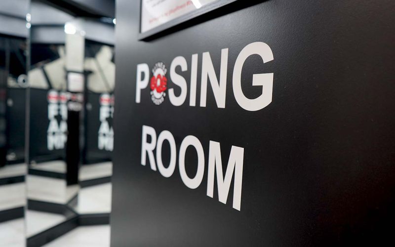 posing_room